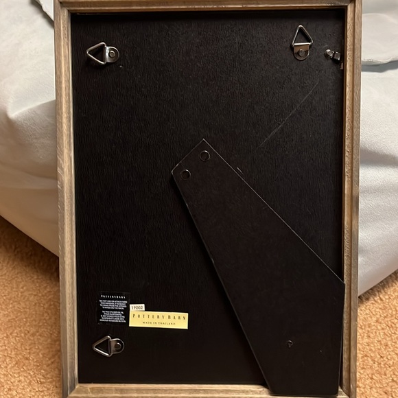 COPY - Pottery barn Frame . Holds 2 5x7 photos . - Picture 3 of 4